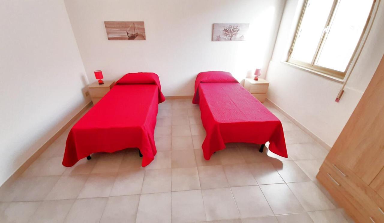 Red House Villa Cabras Luaran gambar